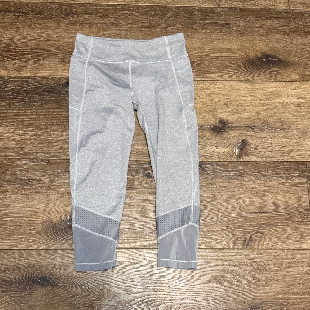 Athleta girl gray crop leggings youth large/12‎